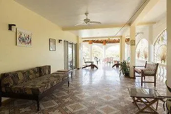 فندق Villa Roma مونتيغو باي